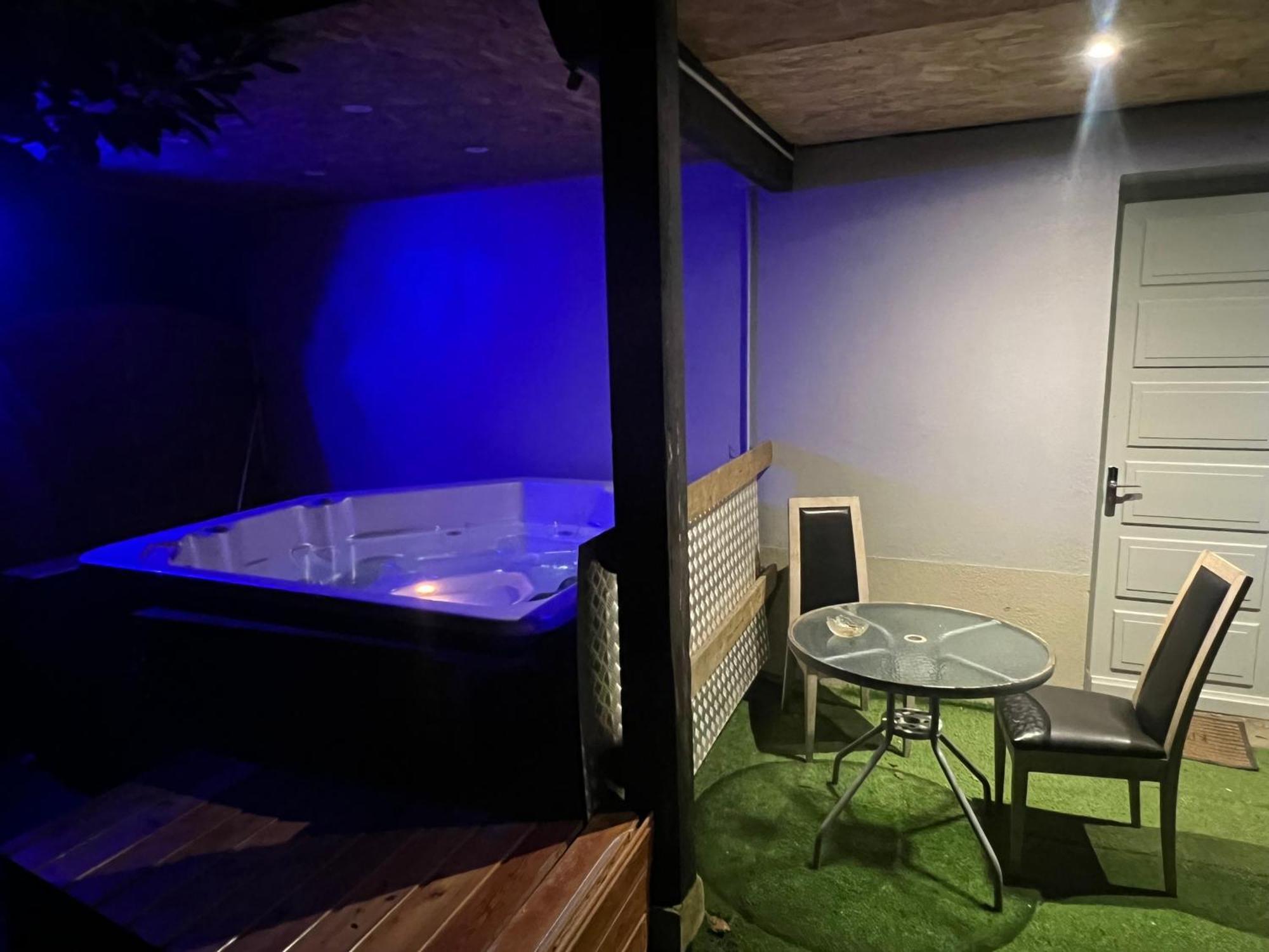 Le Gite Du Cavalier Au Coeur De La Foret/Jacuzzi Dole Exteriör bild